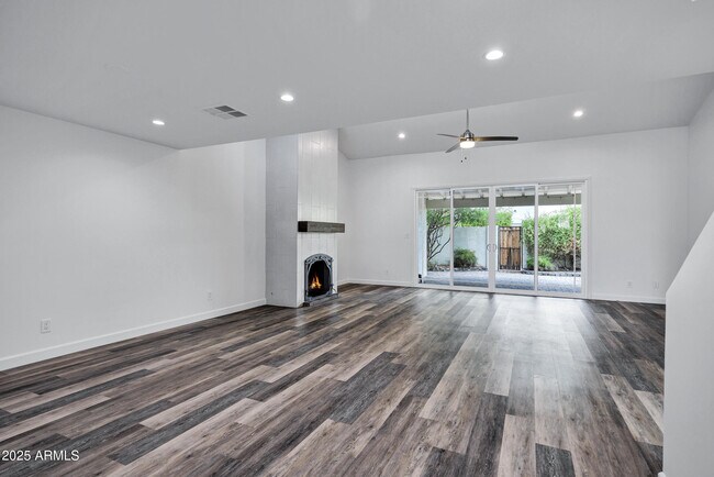 Primary Photo - 11459 N 56th St