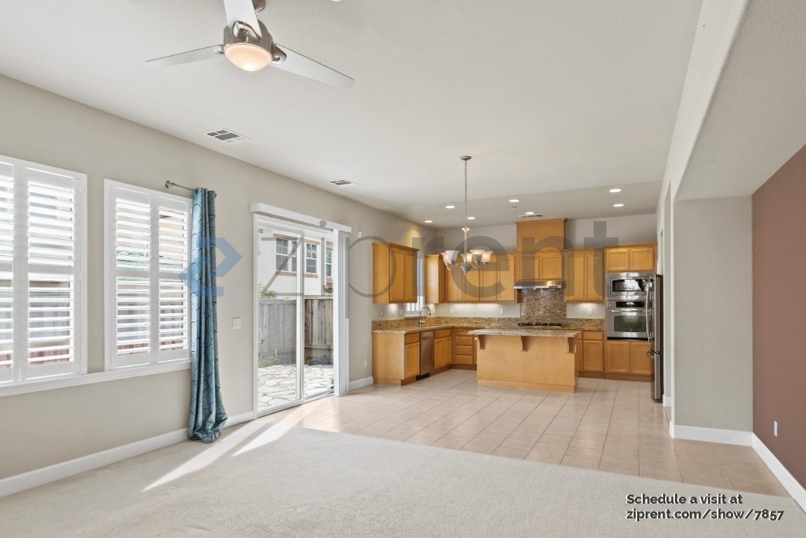 Building Photo - 213 Marbella Ln