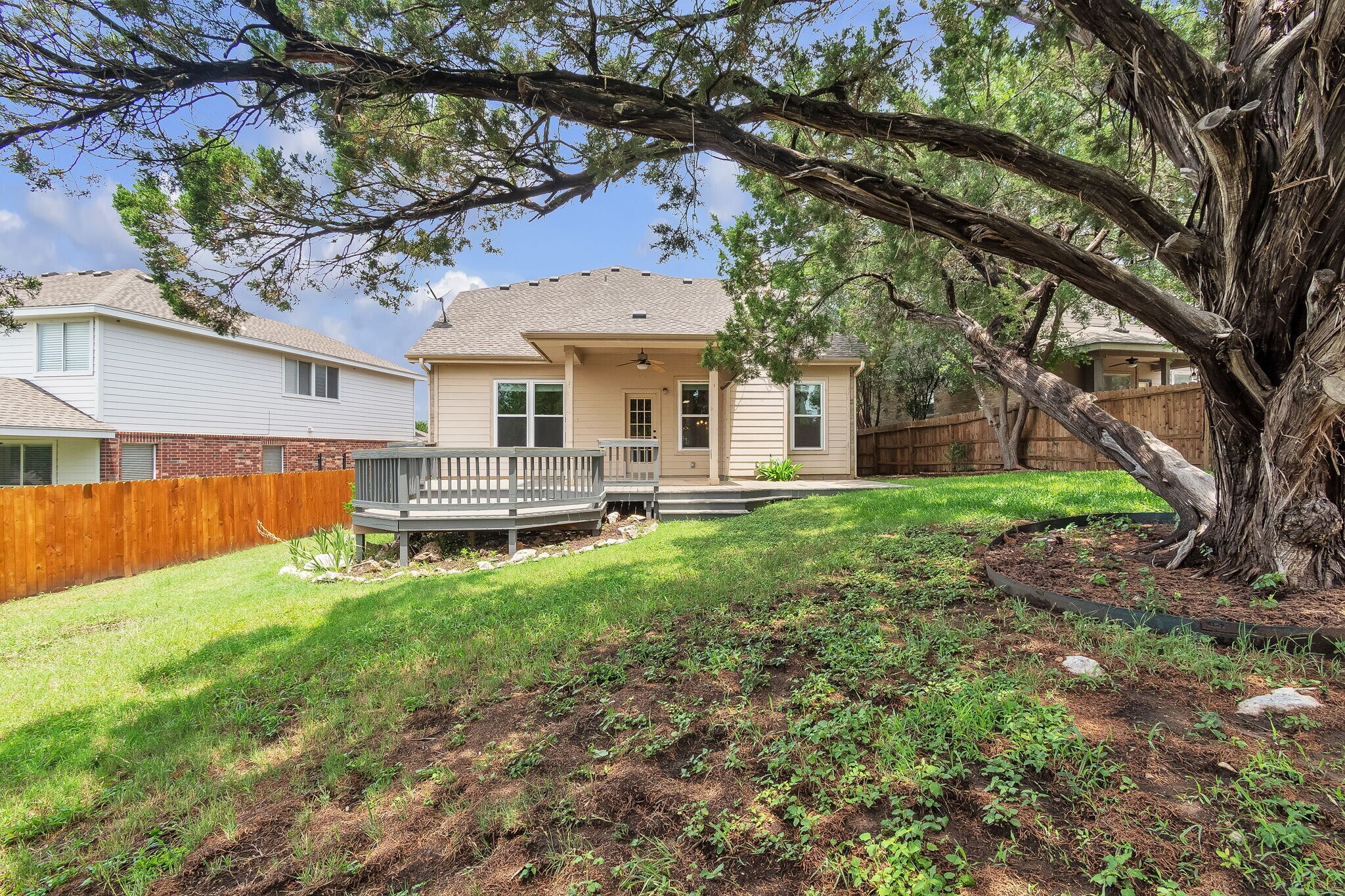 Building Photo - 21539 Encino Lookout