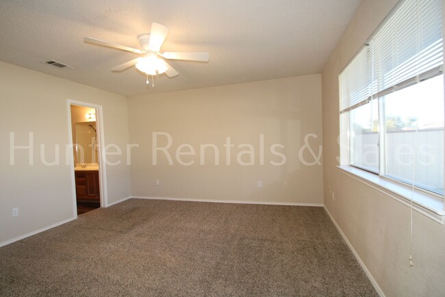 Building Photo - Spacious 4-Bedroom Home in Killeen