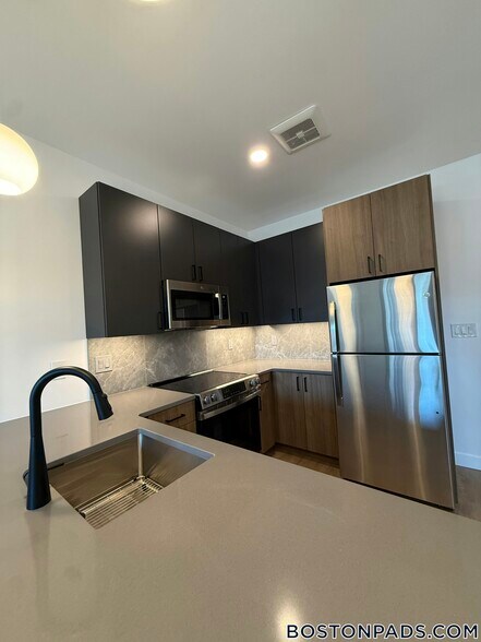 Building Photo - 199 Gardner St