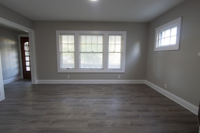 Building Photo - 3574 W 147th St