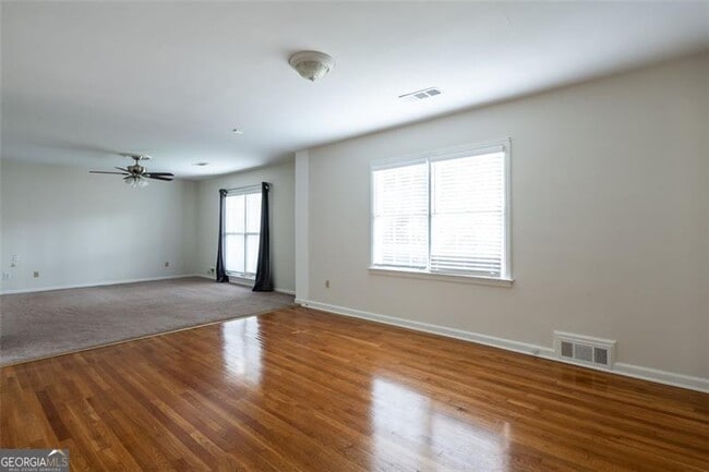 Building Photo - 1205 Spring Valley Ln NE