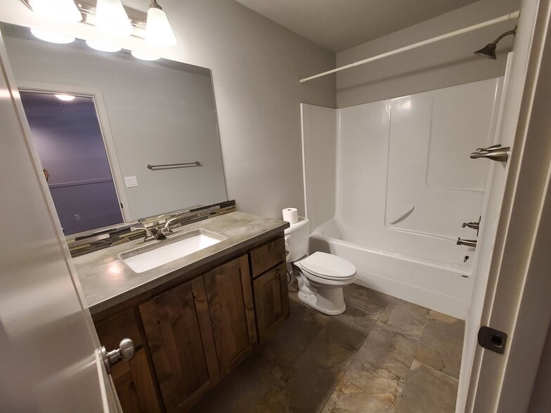 Building Photo - 129 N 44th Pl