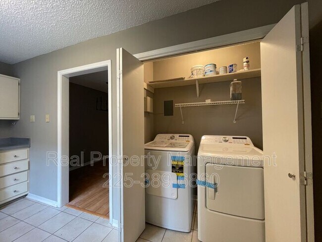 Building Photo - 1704 Brightside Dr