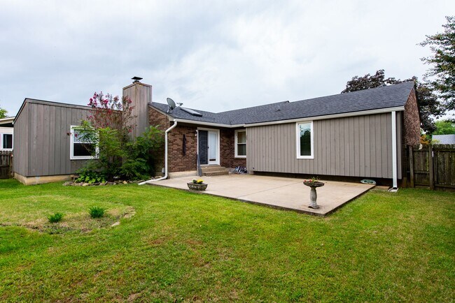 Building Photo - Awesome ranch home in Farmgate Subdivision