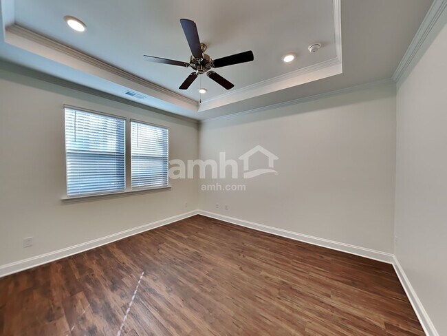 Building Photo - 616 Rivermist Dr