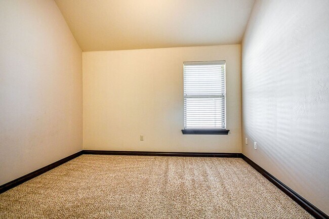 Building Photo - Beautiful home in Williamson Farms!