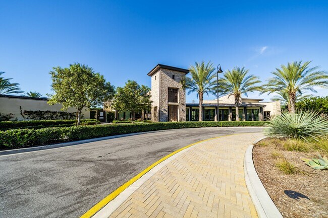 Building Photo - Split level floor plan on a gorgeously upgraded home