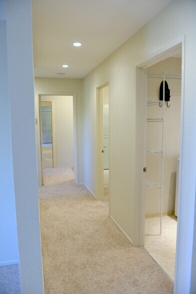 Building Photo - 815 Sea Spray Ln