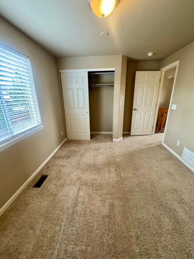 Building Photo - 5 Bedroom Home in Stetson Hills