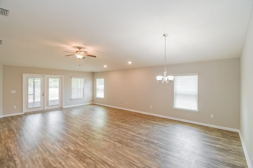 Building Photo - 97548 Albatross Dr