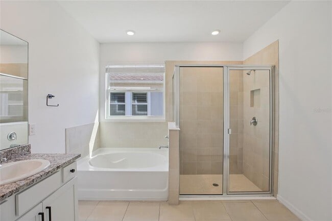 Building Photo - 10747 Laxer Cay Loop