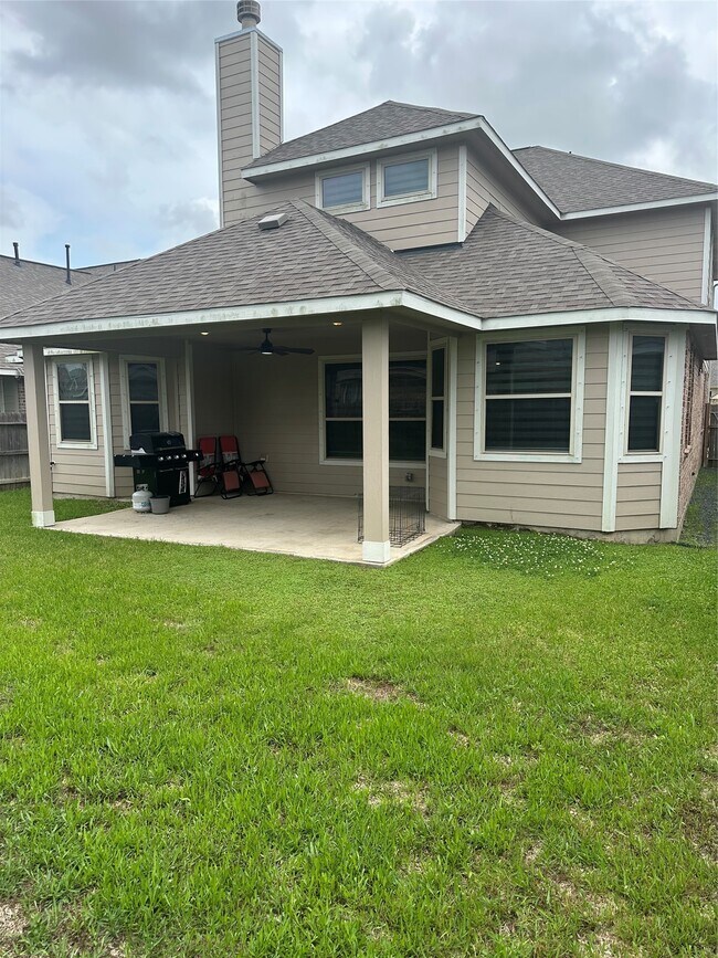 Building Photo - 1617 Darwin Cedar Dr