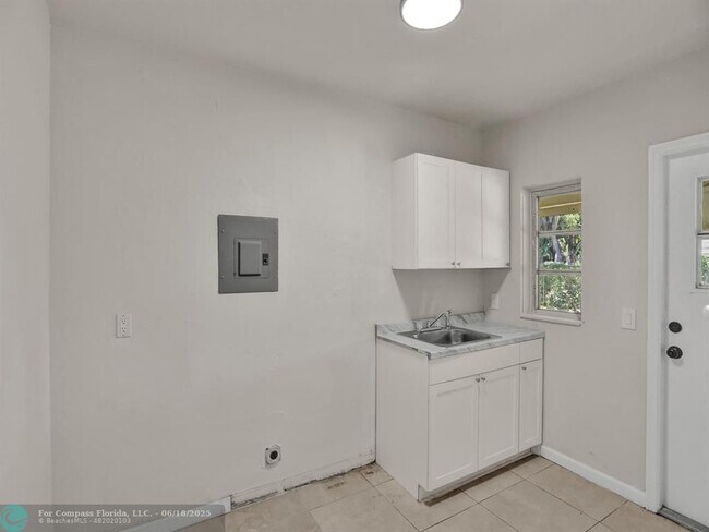 Building Photo - 535 NW 91st St