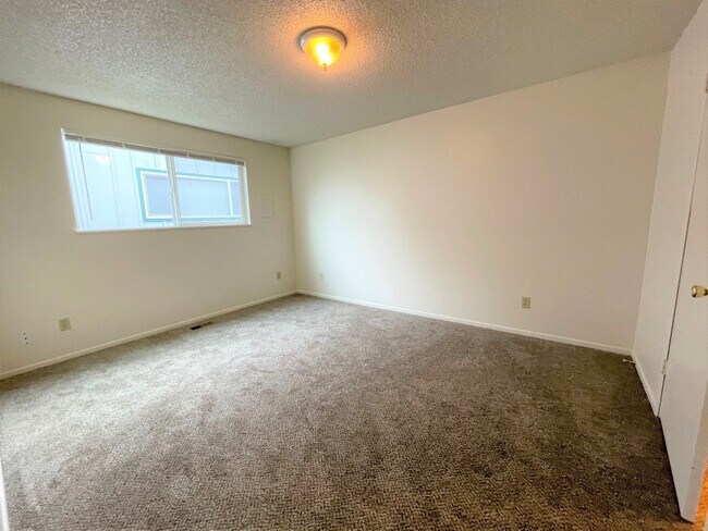 Building Photo - 1330 S Ivy St