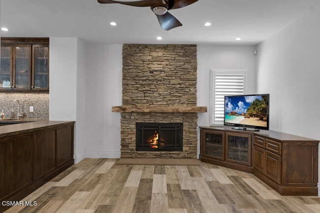 Building Photo - 525 Aqueduct Ct