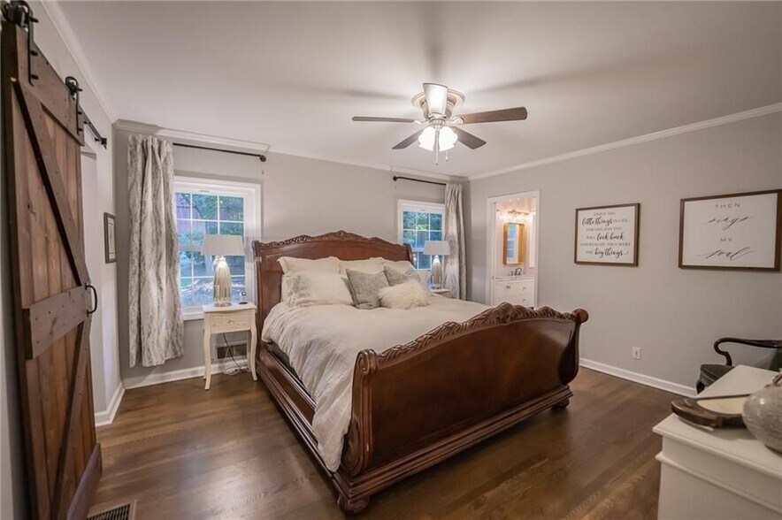 Building Photo - 1210 Lenox Cir NE