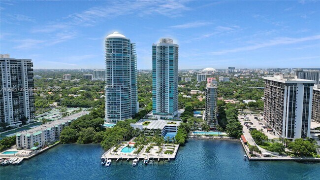 Building Photo - 2101 Brickell Ave