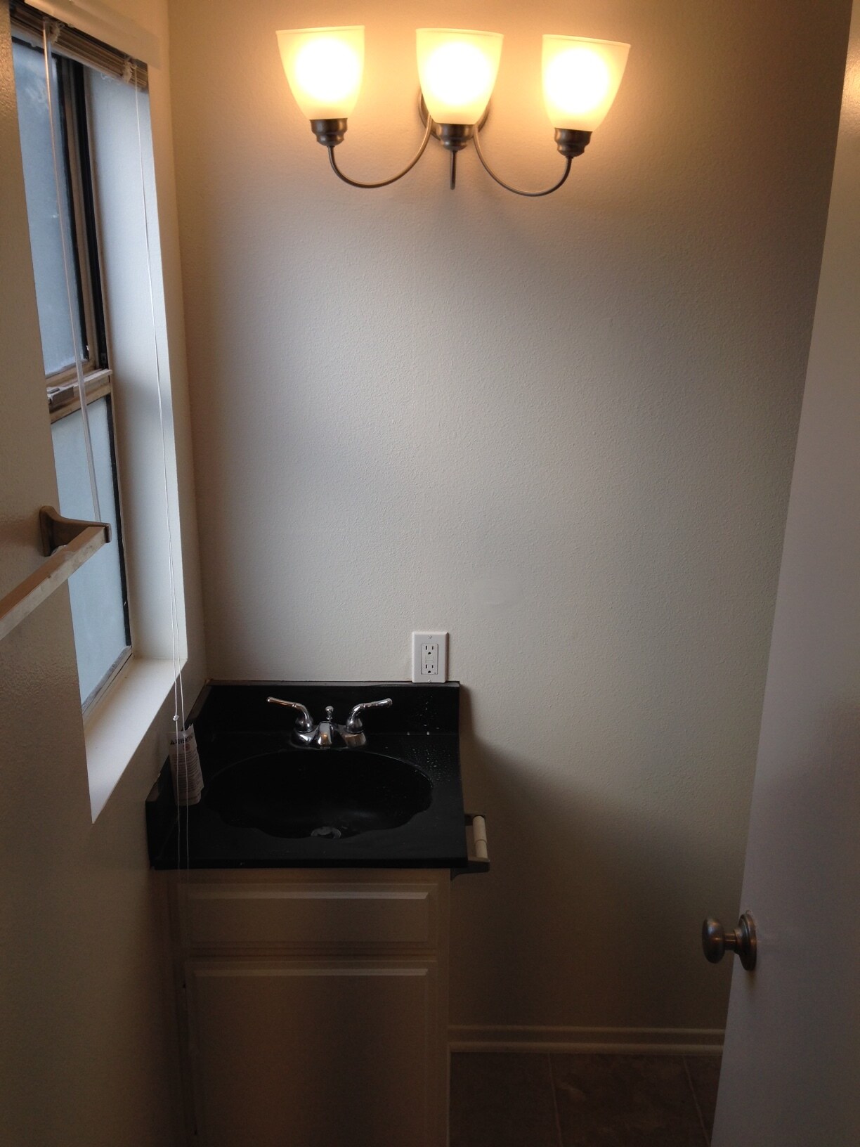 Building Photo - 7665 Fountain Ave