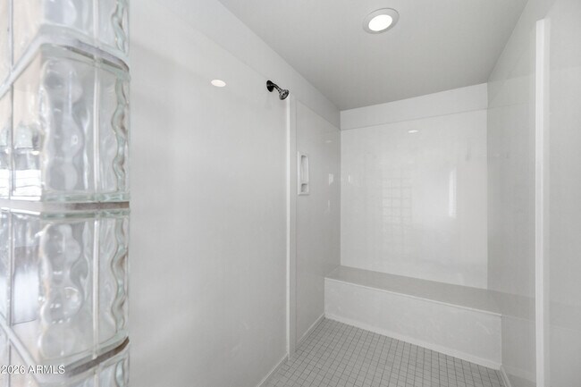 Building Photo - 3691 E Leslie Dr