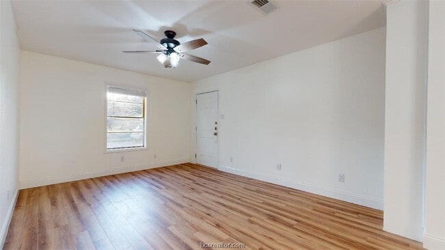 Building Photo - 2347 Cornell Dr