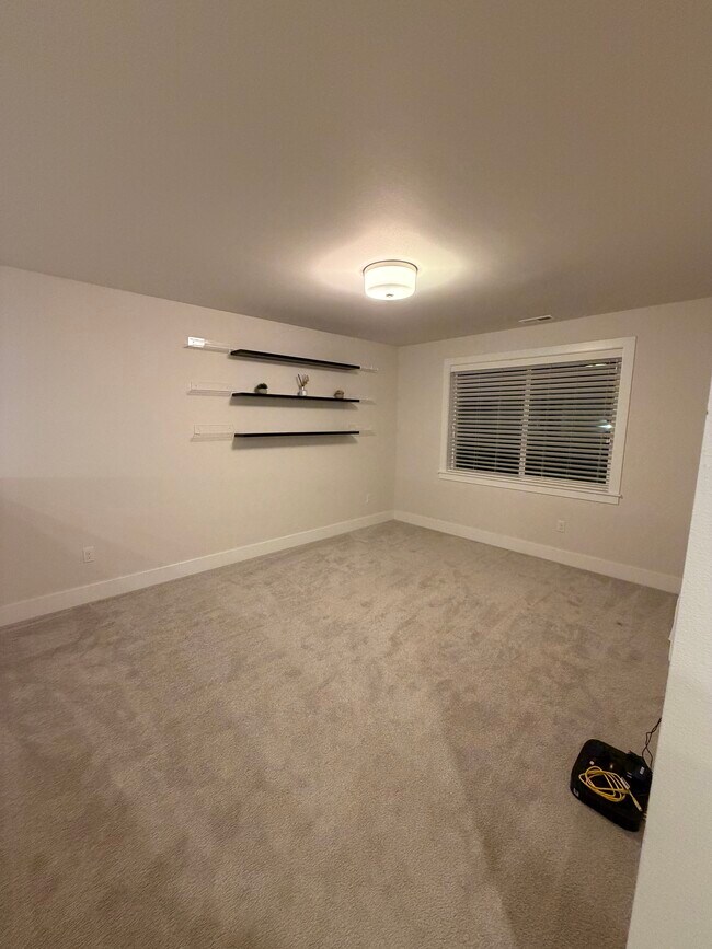 Building Photo - 14717 73rd St E