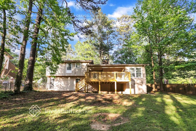 Building Photo - 6445 Tahoe Dr