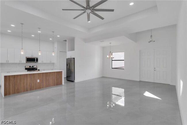 Building Photo - 2603 27th St W