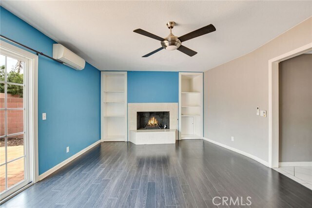 Building Photo - 1015 E Walnut Ave