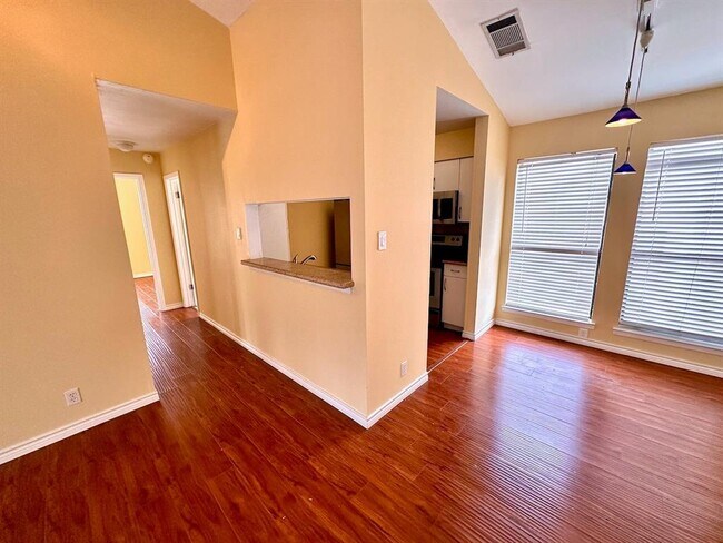 Building Photo - 2905 Swisher St