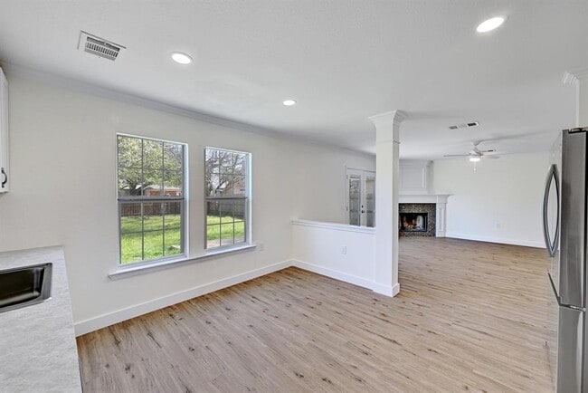 Building Photo - 7413 Marble Ridge Dr