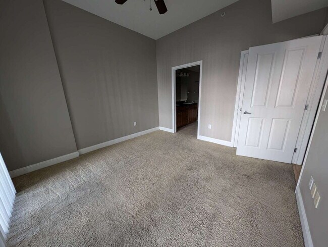 Building Photo - 1950 Logan St