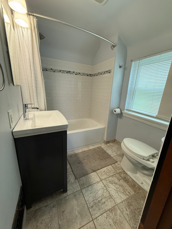 Building Photo - 4221 Tuxey Ave