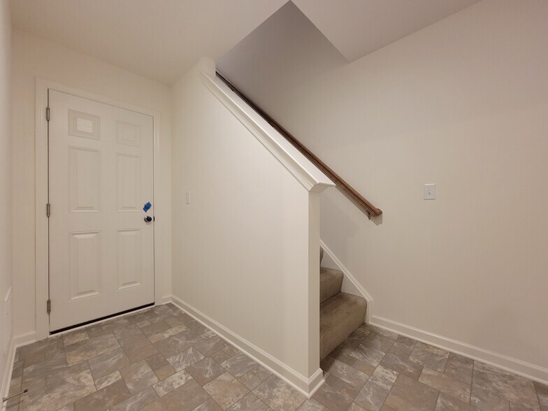 Building Photo - 2485 Artesian Way