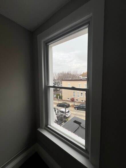 Building Photo - 45 Todd Pl NE