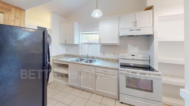 Building Photo - 300 N Church St