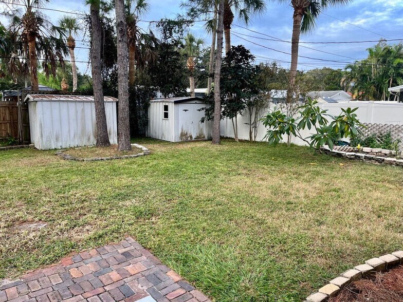 Building Photo - 6326 8th Ave N