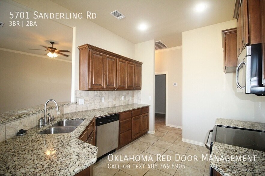 Building Photo - 5701 Sanderling Rd