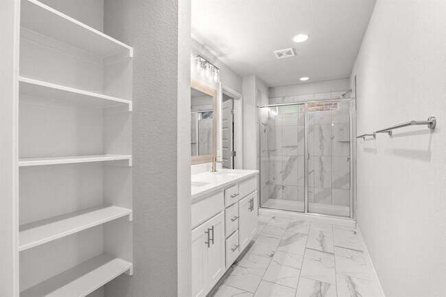 Building Photo - 798 Eves Necklace Dr.