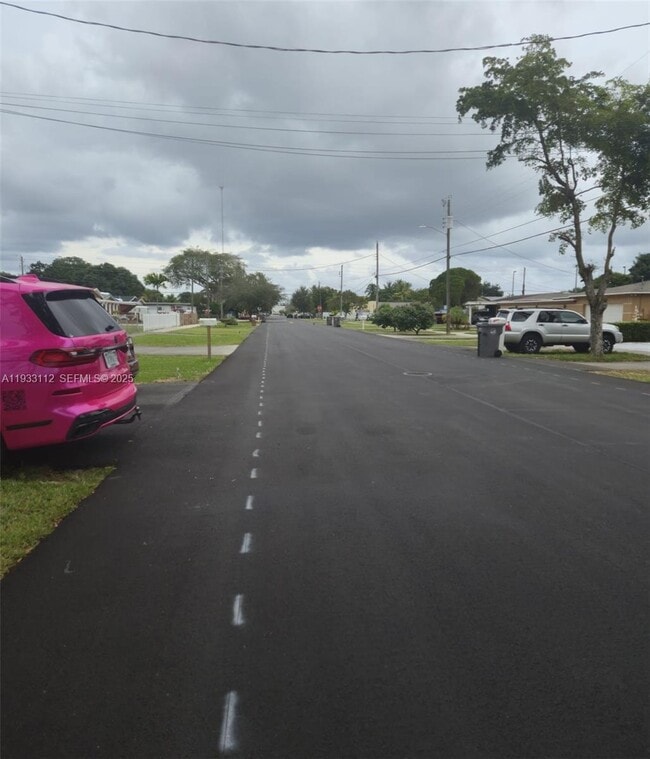 Building Photo - 4425 SW 21st St