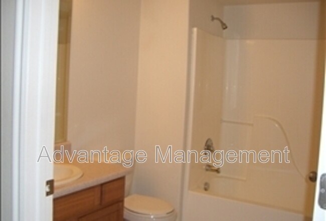 Building Photo - 1606 Westbury Way