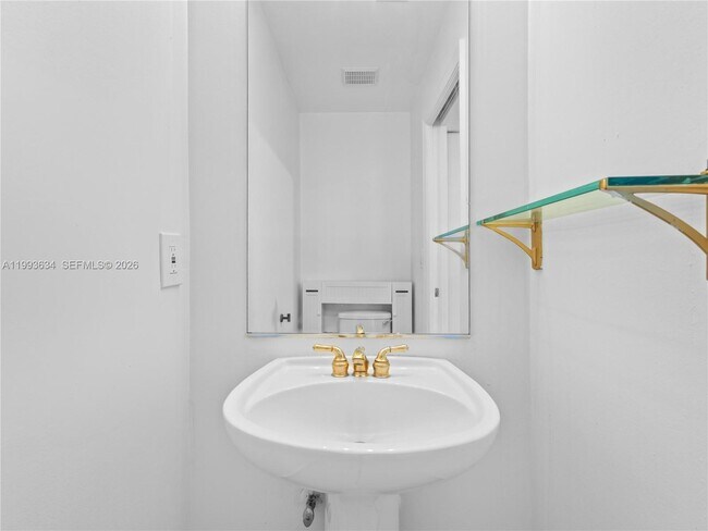 Building Photo - 6201 NW 114th Pl