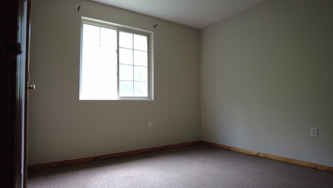 Building Photo - 68 Flagg Rd