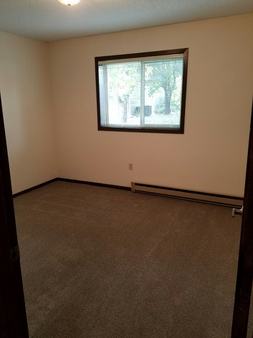 2nd bedroom - 1647 Pleasant View Dr