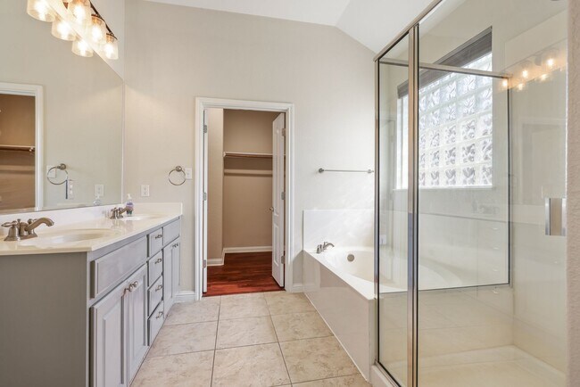 Building Photo - 715 Wood Mesa Ct