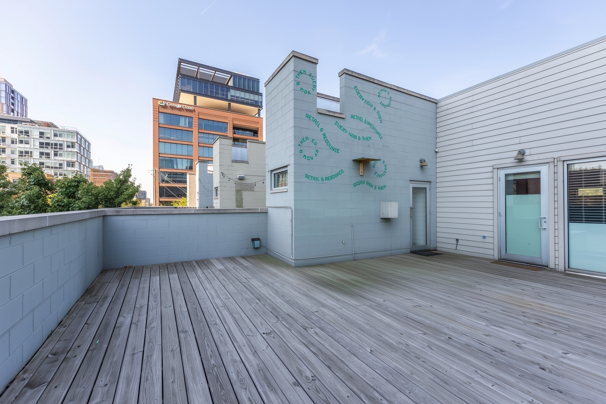 Building Photo - 1008 W Lake St