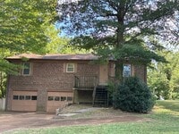 Building Photo - 4 Bedroom House ** Section 8 Approved **