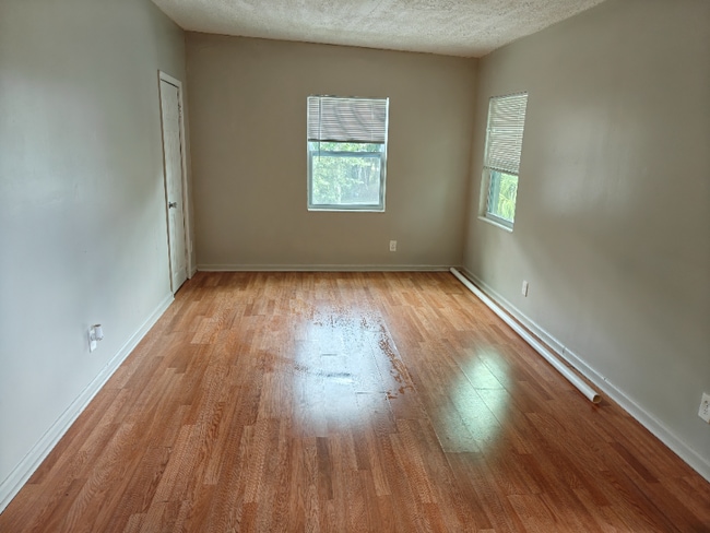 Primary Photo - 1418 Union St W