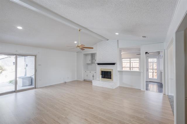 Building Photo - 2121 Poppy Ln